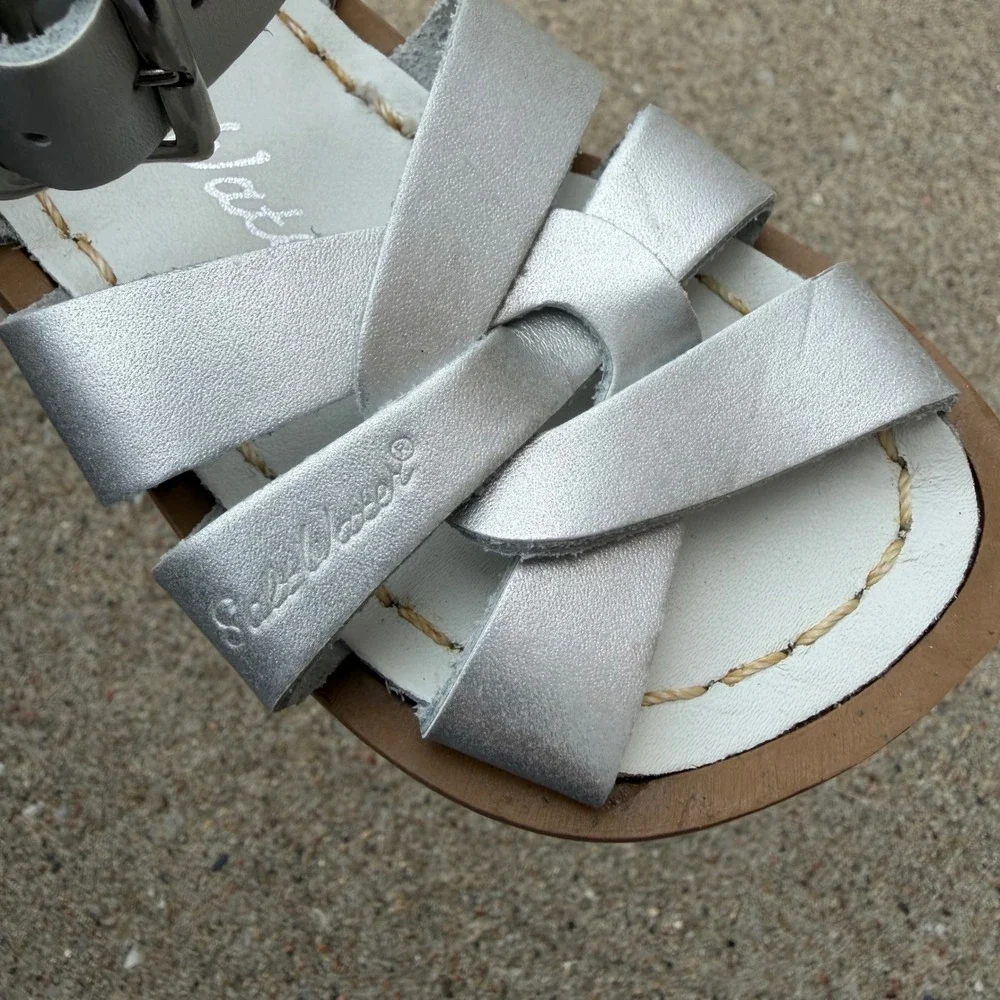 Salt Water Sandals Hoy Shoe Co Original 812 Silver Metallic Leather Kids Sz 5